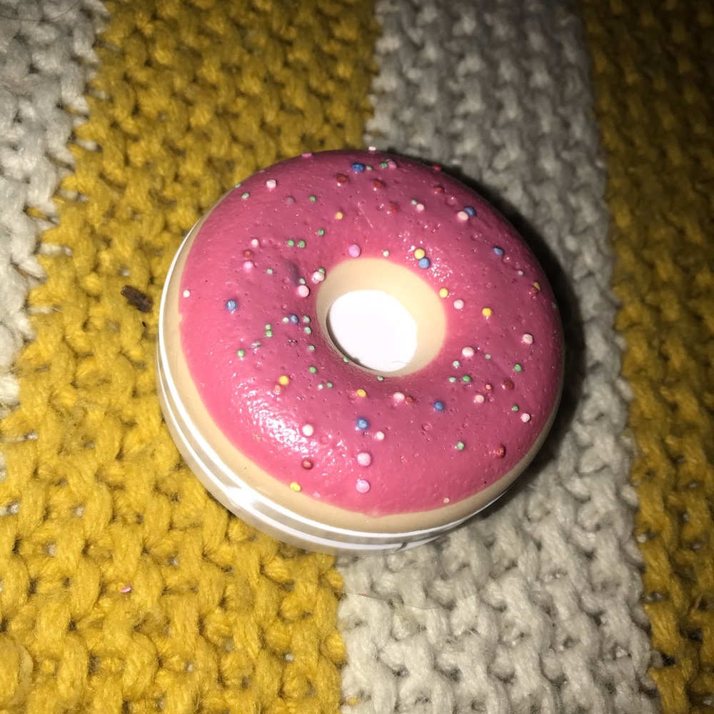 I Heart Revolution Donut Eyeshadow Palette